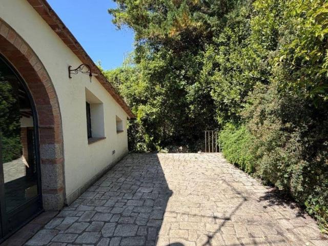Villa Indipendente in vendita a Calcinaia, Lecchi