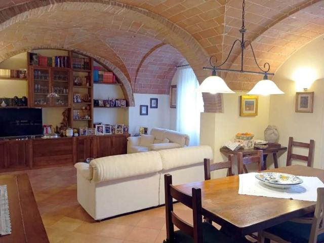 Villa Indipendente in vendita a Lecchi, Toscana