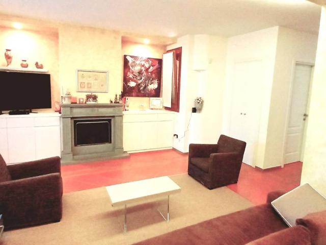 Villa Indipendente in vendita a Poggetto, Poggio A Caiano