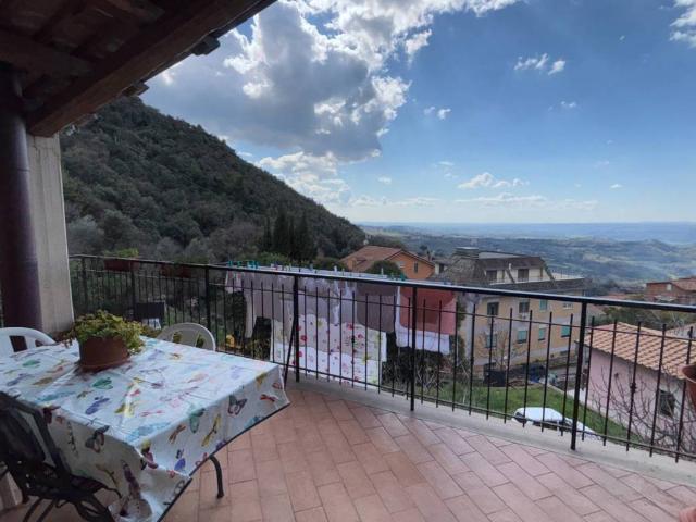Villa Indipendente in vendita a Poggio Catino, Lazio