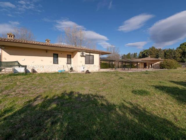Villa Indipendente in vendita a San Luigi, Poggio Mirteto