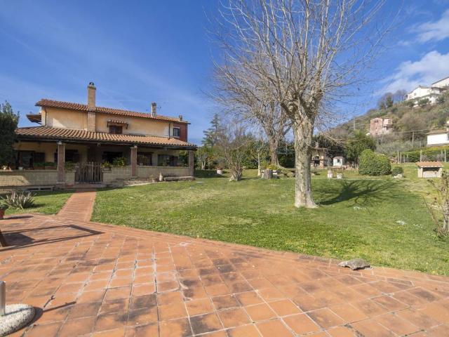 Villa Indipendente in vendita a Castel San Pietro Sabino, Poggio Mirteto