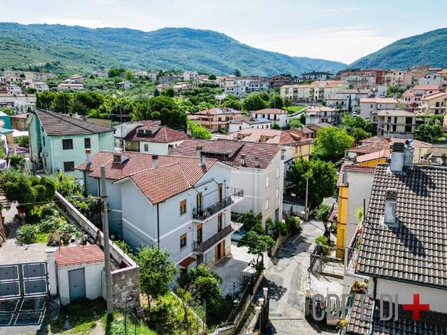 Villa Indipendente in vendita a Poggio Moiano, Lazio