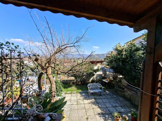 Villa Indipendente in vendita a Casali di Poggio Nativo, Poggio Nativo