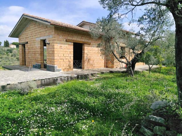 Villa Indipendente in vendita a Poggio Nativo, Lazio