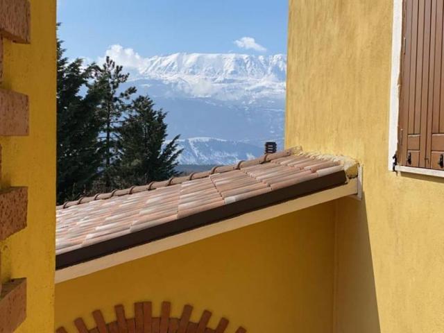 Villa Indipendente in vendita a Poggio Picenze, Abruzzo
