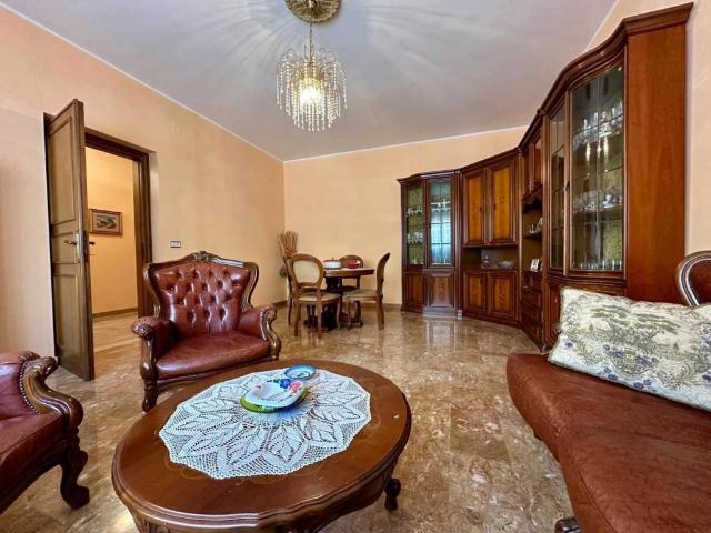 Villa Indipendente in vendita a Poggio Picenze, Abruzzo