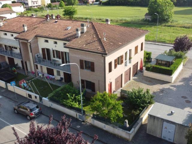 Villa Schiera in vendita a Unione Alto Ferrarese, Poggio Renatico