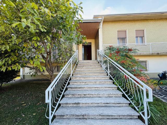 Villa Indipendente in vendita a Poggio Rusco, Lombardia
