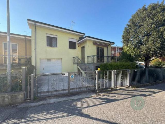 Villa Indipendente in vendita a Poggio Rusco, Lombardia