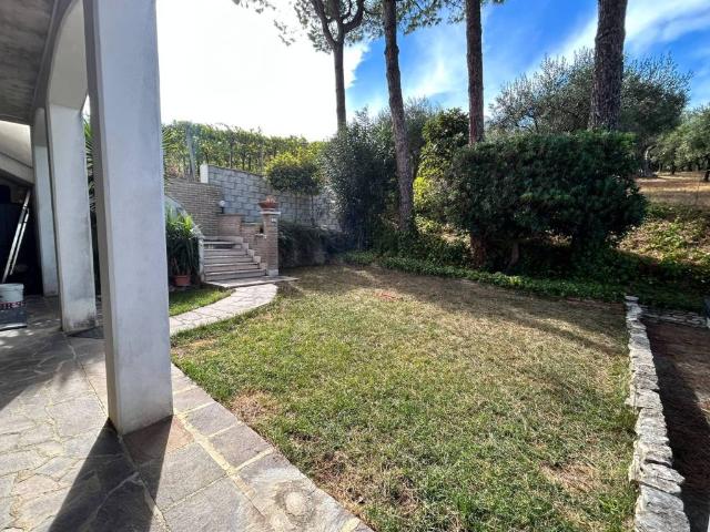 Villa Indipendente in vendita a Poggiofiorito, Chieti