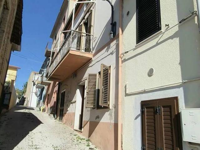 Villa Indipendente in vendita a Poggiofiorito, Abruzzo
