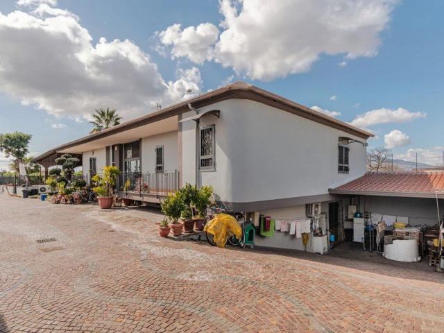 Villa Indipendente in vendita a Poggiomarino, Campania