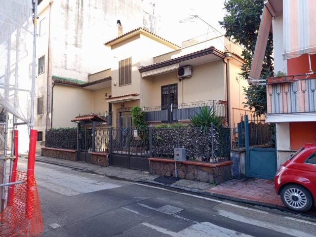 Villa Indipendente in vendita a Poggiomarino, Campania