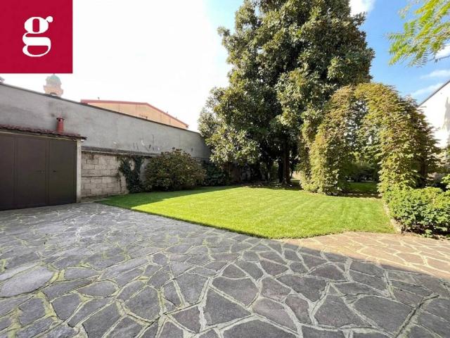 Villa Indipendente in vendita a Pogliano Milanese, Lombardia