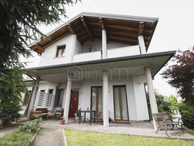 Villa Indipendente in vendita a Pogliano Milanese, Lombardia