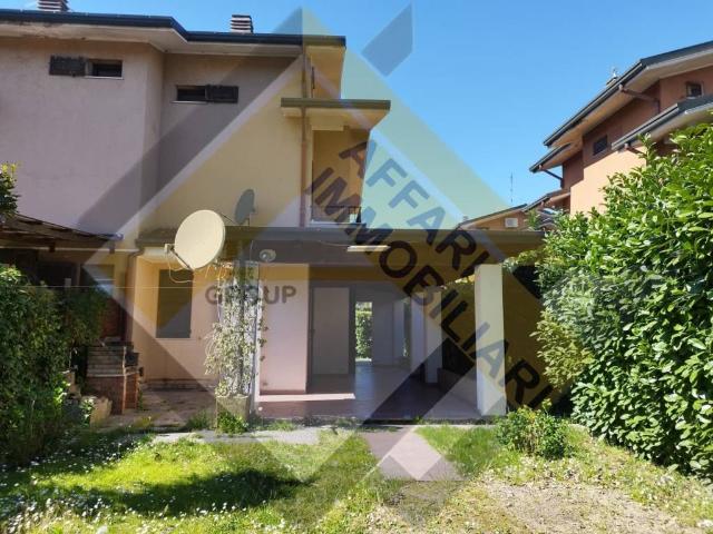 Villa Indipendente in vendita a Bettolino, Pogliano Milanese