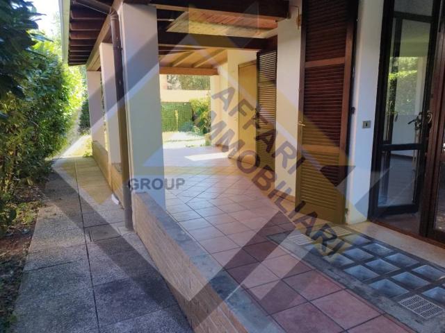 Villa Indipendente in vendita a Bettolino, Pogliano Milanese