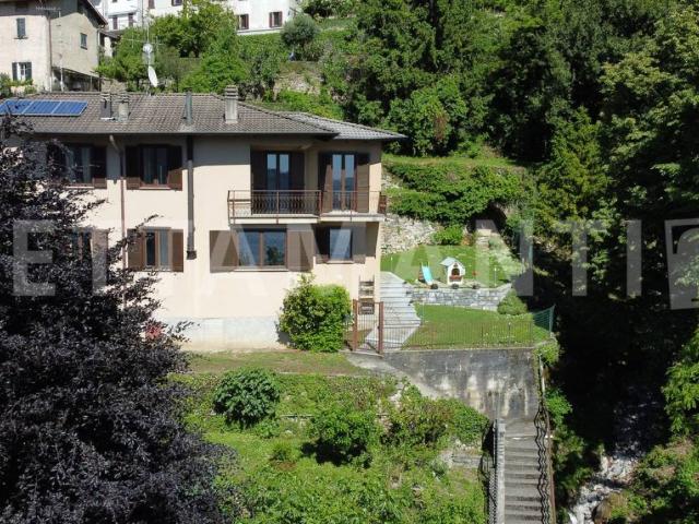 Villa Indipendente in vendita a Pognana Lario, Lombardia