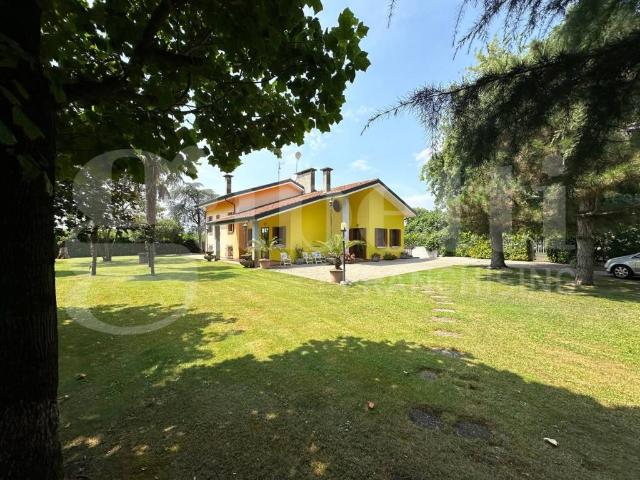 Villa Indipendente in vendita a Poiana Maggiore, Veneto