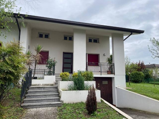 Villa Indipendente in vendita a San Giovanni / San Zuan - San Dhan, Polcenigo / Polcenic - Al Borc