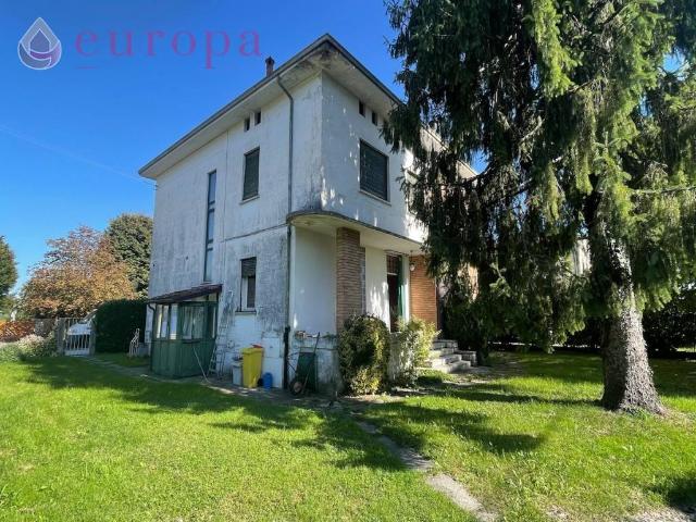 Villa Indipendente in vendita a Polcenigo, Friuli-Venezia Giulia