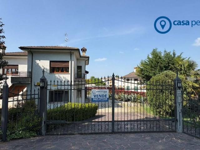 Villa Indipendente in vendita a Polesella, Veneto