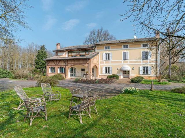 Villa Indipendente in vendita a Polesine Zibello, Vidalenzo