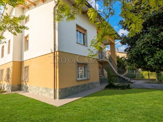 Villa Indipendente in vendita a Polesine Zibello, Polesine Parmense