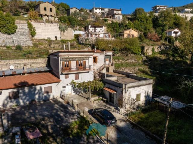 Villa Indipendente in vendita a Municipio Roma VI, Roma Capitale