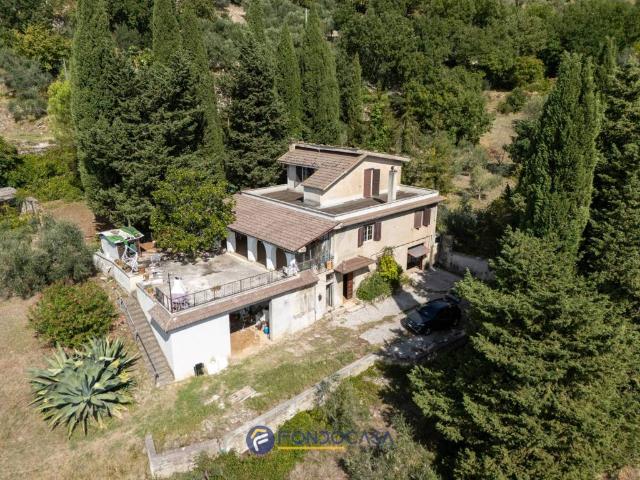 Villa Indipendente in vendita a Poli, Roma Capitale