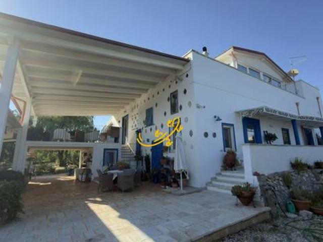 Villa Indipendente in vendita a Casello Cavuzzi, Puglia