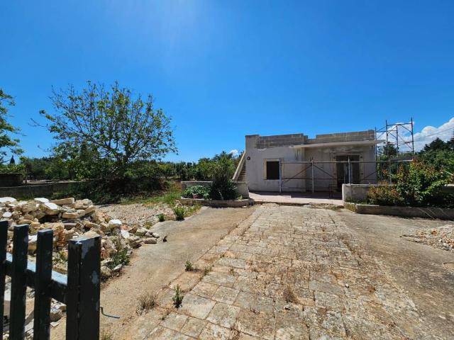 Villa Indipendente in vendita a Casello Cavuzzi, Puglia