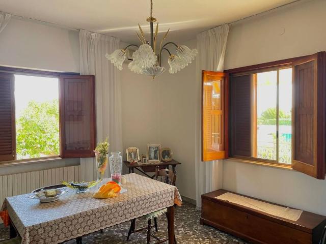 Villa Indipendente in vendita a Casello Cavuzzi, Puglia