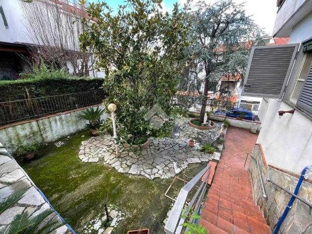Villa Indipendente in vendita a Pollena Trocchia, Campania