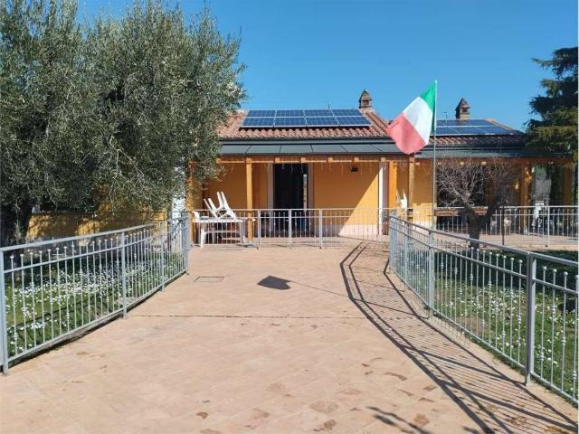 Villa Indipendente in vendita a Marche, Macerata