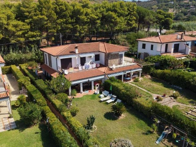 Villa Indipendente in vendita a Acciaroli, Pollica