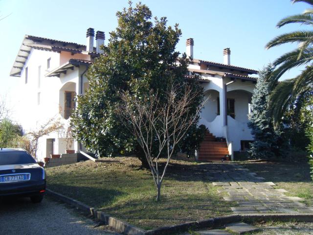 Villa Indipendente in vendita a Pollutri, Abruzzo