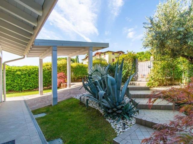 Villa Indipendente in vendita a Polpenazze, Lombardia