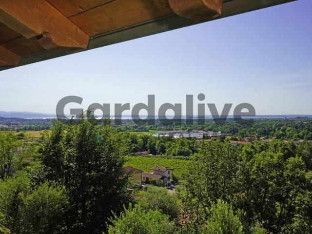 Villa Indipendente in vendita a Polpenazze, Lombardia