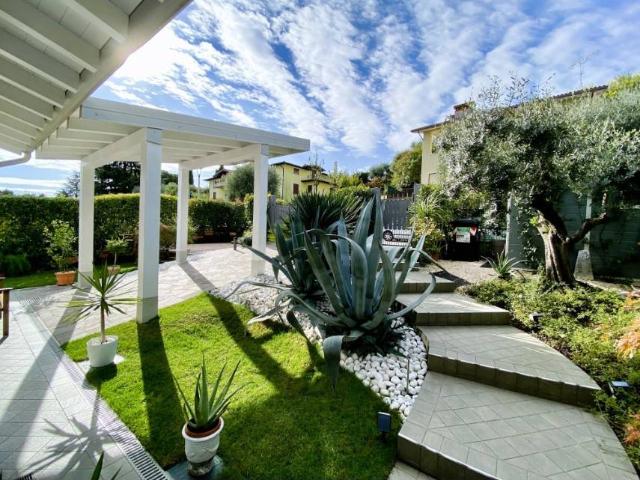 Villa Indipendente in vendita a Polpenazze, Lombardia