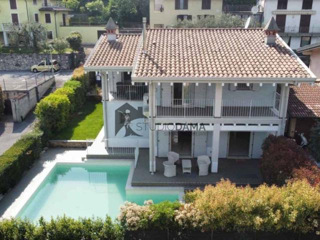 Villa Indipendente in vendita a Polpenazze, Lombardia
