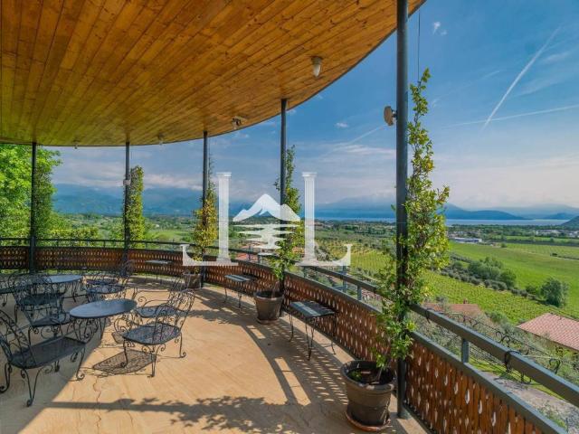 Villa Indipendente in vendita a Polpenazze, Lombardia