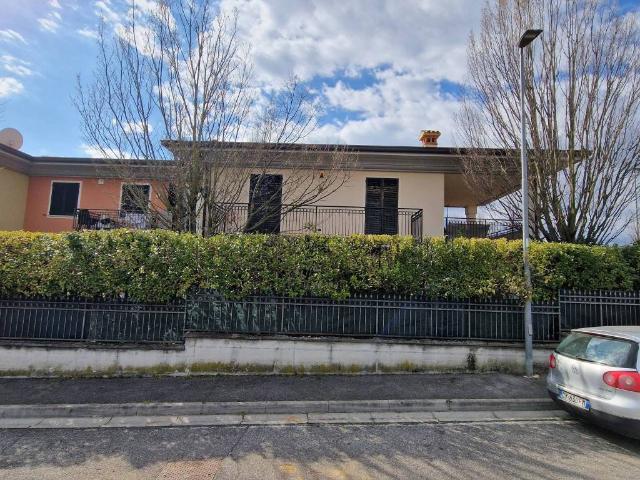 Villa Indipendente in vendita a Polpenazze, Lombardia