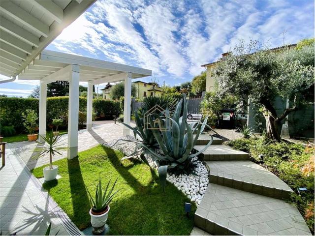 Villa Indipendente in vendita a Polpenazze, Lombardia