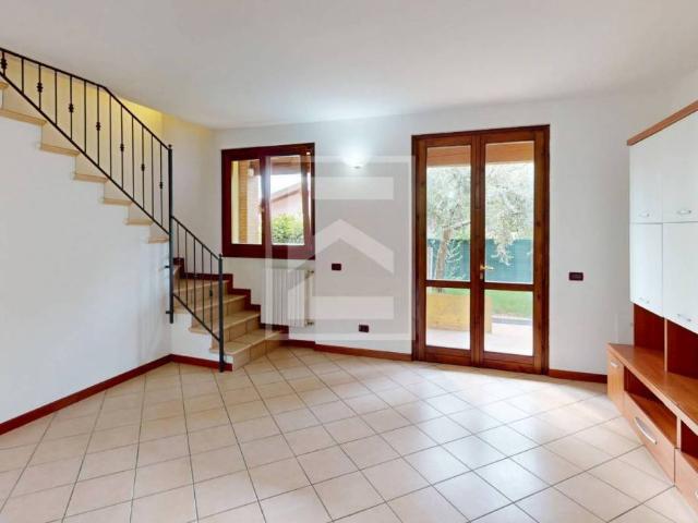 Villa Indipendente in vendita a Polpenazze, Lombardia
