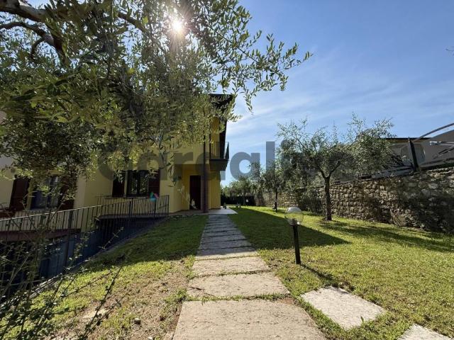 Villa Indipendente in vendita a Polpenazze, Lombardia