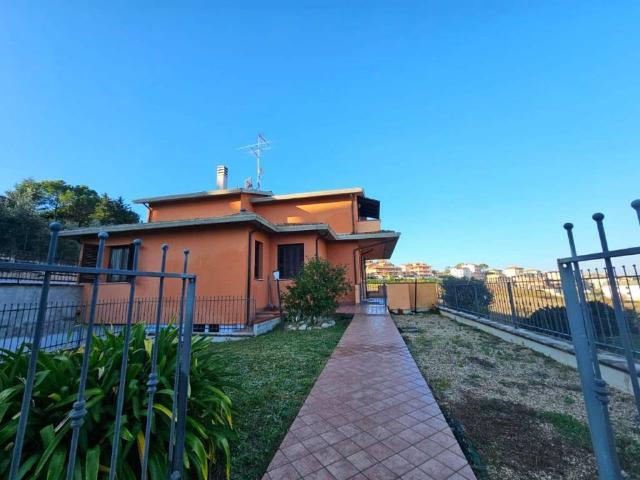 Villa Indipendente in vendita a Marche, Ancona