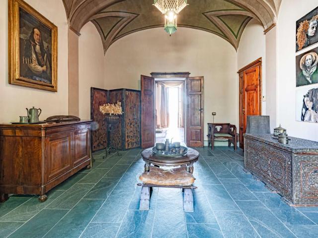 Casa in vendita a Larderello, Toscana