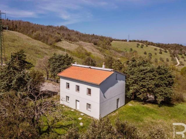 Villa Indipendente in vendita a Montecerboli, Larderello
